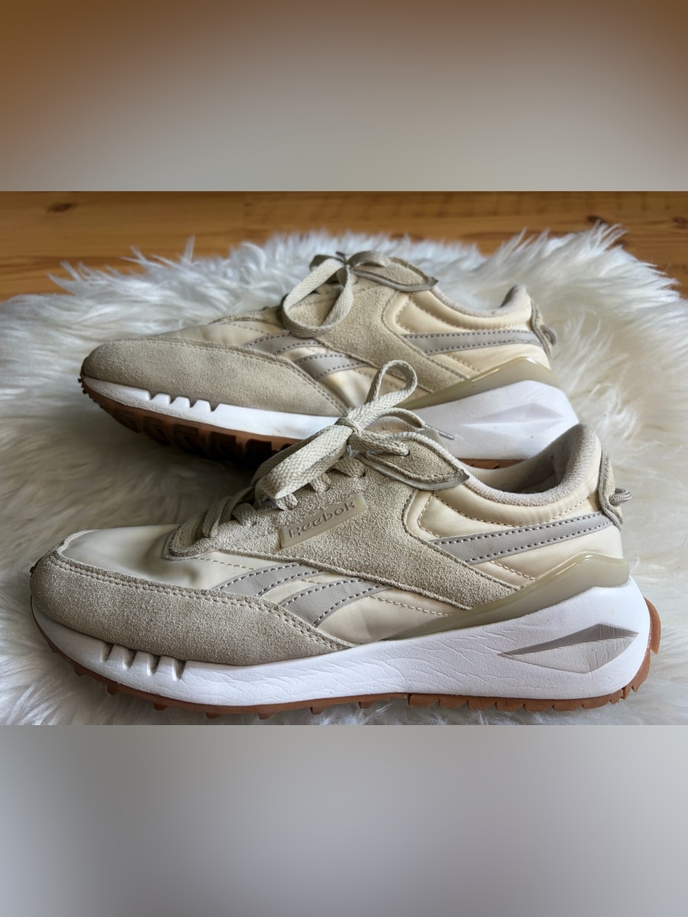 Reebok Women's Beige Classic Galaxy 10 Ortholite Sneakers Size 7.5